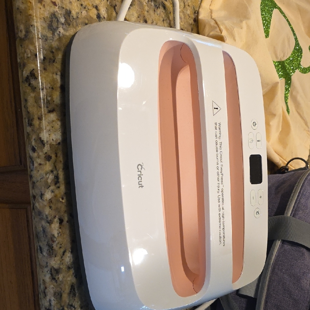 Cricut White Heat Press with Blush Pink Insert